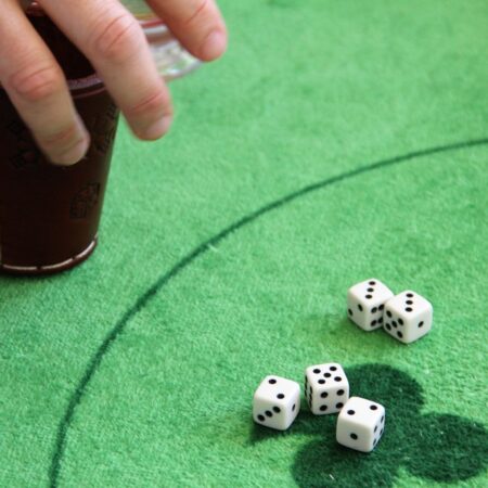 Yahtzee Strategiehandbuch: Effektive Taktiken für höchste Punktzahlen